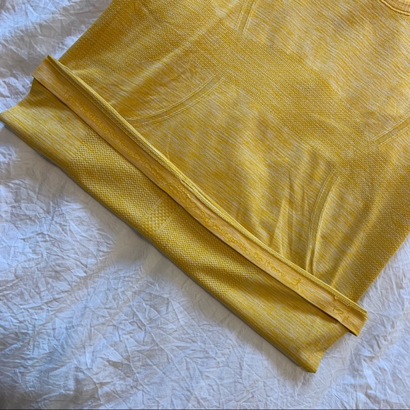 Swiftly Tech Lululemon Tee - Picture 4 of 5